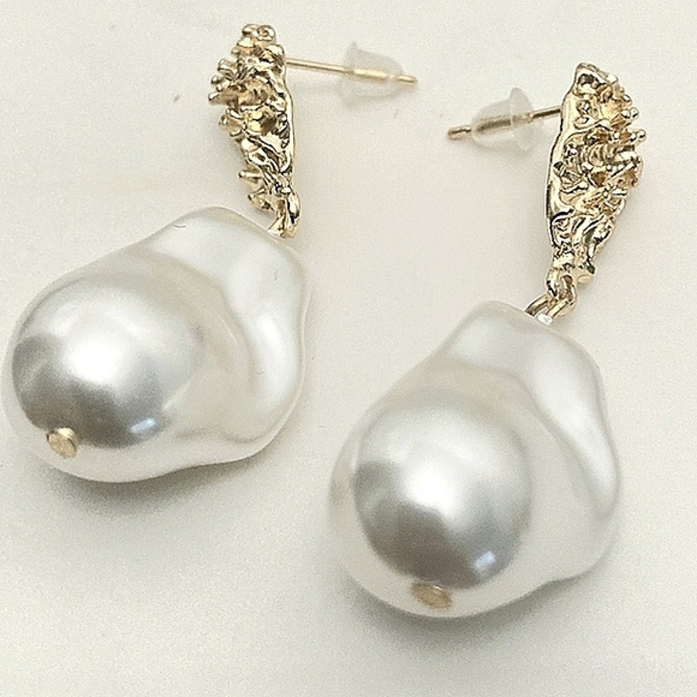 Gold faux pearl earrings Baroque dangle Formal Wedding Cocktail event 💖 - Picture 10 of 13